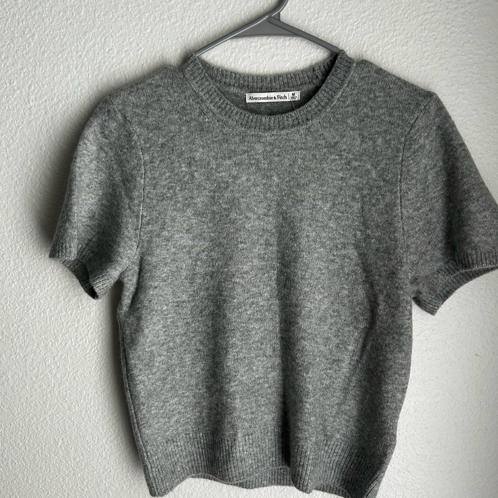 Abercrombie & Fitch Crew Sweater Tee